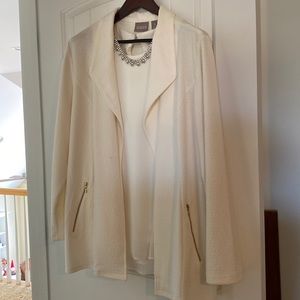 2 piece Set.   With attached necklace accent., Detachable.